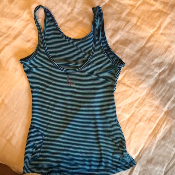 Fitness top excellent condition - Picture 2 of 3
